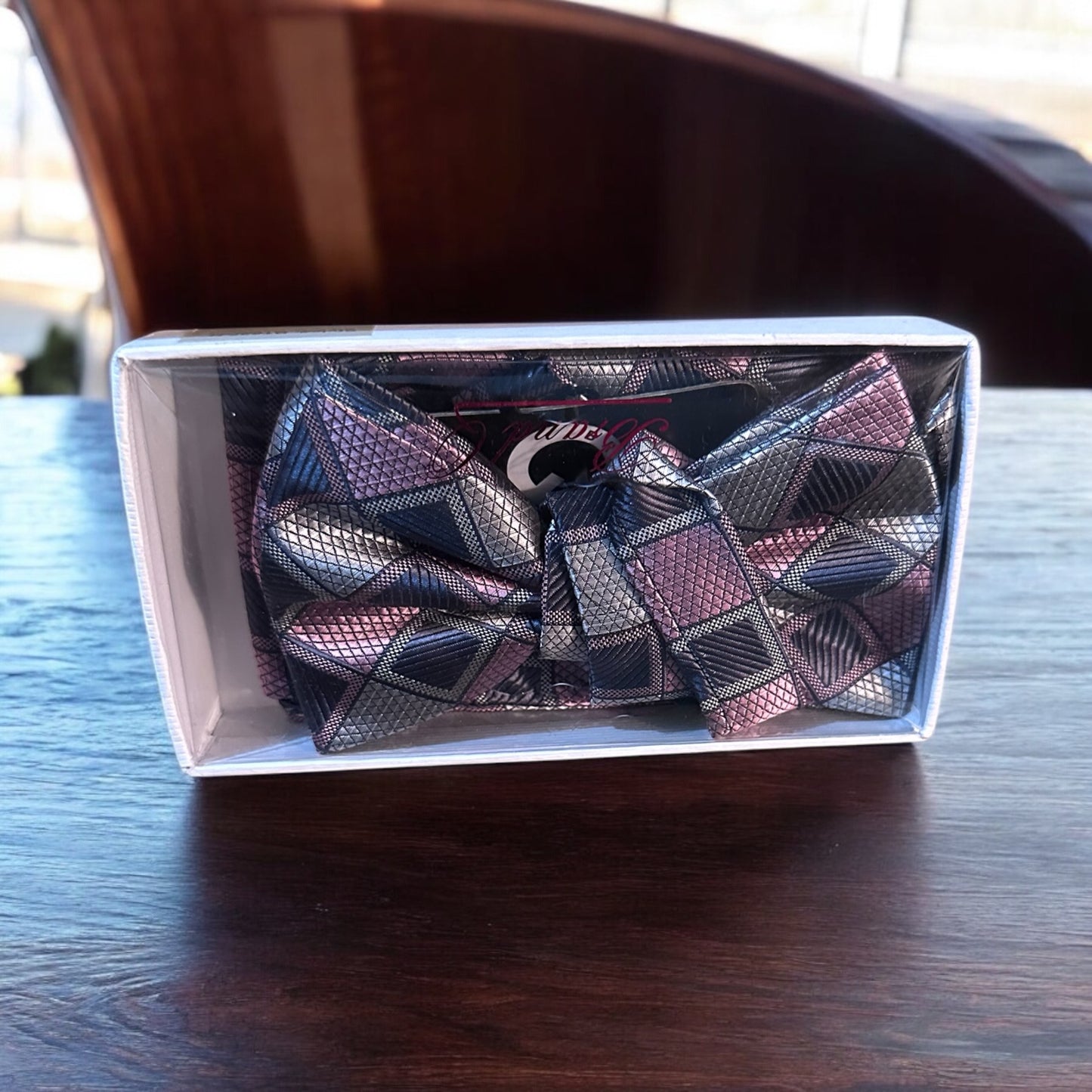 Bow tie & handkerchief